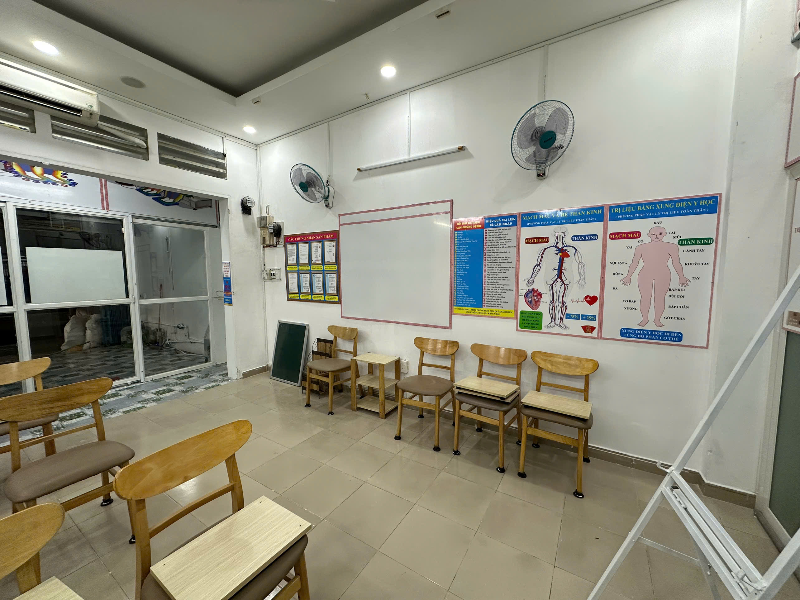 Không gian cộng đồng tại showroom Hội Trường Hạnh Phúc Gò Vấp